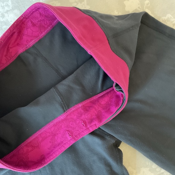 Lululemon Charcoal/Dark Magenta Crop Pants Split Hem - Picture 5 of 8